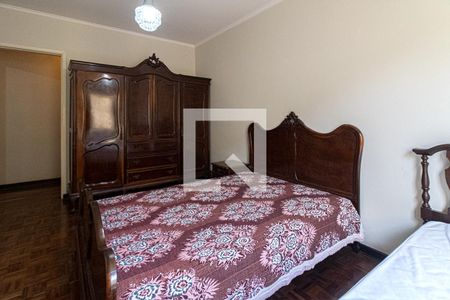 Casa à venda com 240m², 4 quartos e 2 vagassuíte1