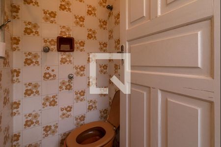 Casa à venda com 240m², 4 quartos e 2 vagasbanheiro na área de serviço