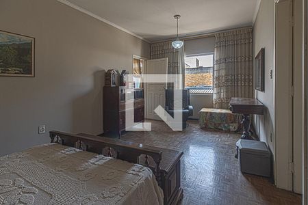 Casa à venda com 240m², 4 quartos e 2 vagassuíte2