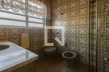 Casa à venda com 240m², 4 quartos e 2 vagasbanheiro na suíte2