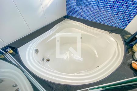 Apartamento para alugar com 400m², 3 quartos e 5 vagas Apartamento para alugar com 400m², 3 quartos e 5 vagasBanheiro 1 da Suíte 2