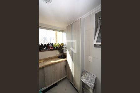 Apartamento para alugar com 74m², 3 quartos e 1 vagaÁrea de Serviço