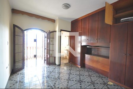 Casa à venda com 360m², 4 quartos e 10 vagasSuíte 2