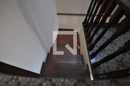 Casa à venda com 360m², 4 quartos e 10 vagasEscada