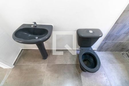 Casa para alugar com 80m², 3 quartos e 2 vagasBanheiro Social