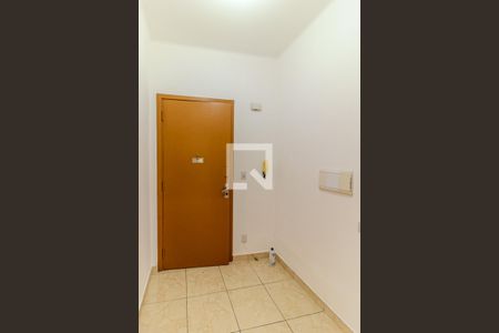 Corredor de Entrada de apartamento à venda com 2 quartos, 60m² em Vila Buarque, São Paulo