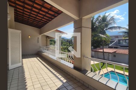 Casa de condomínio para alugar com 715m², 5 quartos e 4 vagas Casa de condomínio para alugar com 715m², 5 quartos e 4 vagasVaranda