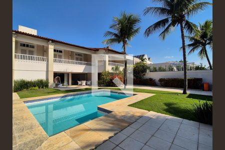 Casa de condomínio para alugar com 715m², 5 quartos e 4 vagas Casa de condomínio para alugar com 715m², 5 quartos e 4 vagasÁrea externa