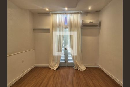 Casa de condomínio para alugar com 715m², 5 quartos e 4 vagas Casa de condomínio para alugar com 715m², 5 quartos e 4 vagasQuarto 3