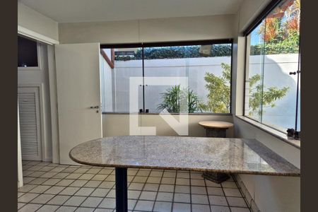 Casa de condomínio para alugar com 715m², 5 quartos e 4 vagas Casa de condomínio para alugar com 715m², 5 quartos e 4 vagasCozinha