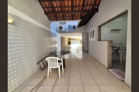 Casa de condomínio para alugar com 715m², 5 quartos e 4 vagas Casa de condomínio para alugar com 715m², 5 quartos e 4 vagasÁrea externa