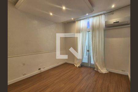 Casa de condomínio para alugar com 715m², 5 quartos e 4 vagas Casa de condomínio para alugar com 715m², 5 quartos e 4 vagasQuarto 3