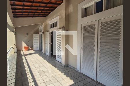 Casa de condomínio para alugar com 715m², 5 quartos e 4 vagas Casa de condomínio para alugar com 715m², 5 quartos e 4 vagasVaranda
