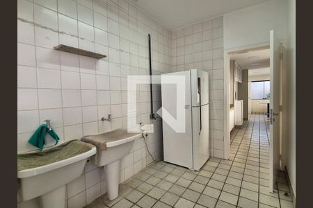 Casa de condomínio para alugar com 715m², 5 quartos e 4 vagas Casa de condomínio para alugar com 715m², 5 quartos e 4 vagasÁrea de Serviço