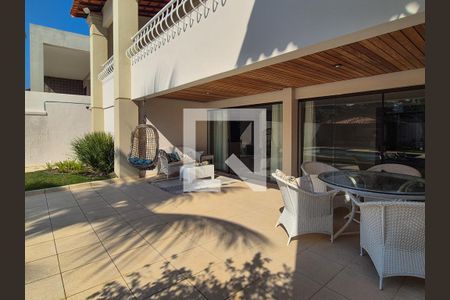 Casa de condomínio para alugar com 715m², 5 quartos e 4 vagas Casa de condomínio para alugar com 715m², 5 quartos e 4 vagasVaranda