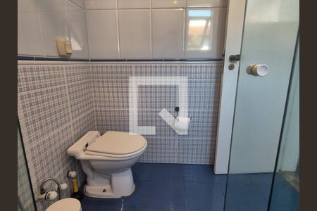 Casa de condomínio para alugar com 715m², 5 quartos e 4 vagas Casa de condomínio para alugar com 715m², 5 quartos e 4 vagasBanheiro social