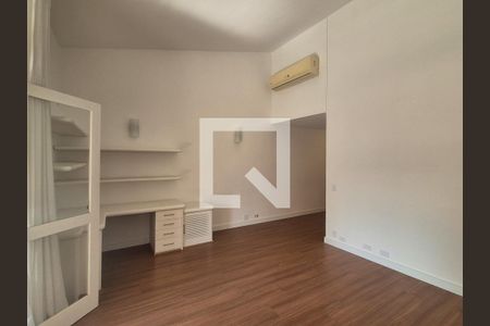 Casa de condomínio para alugar com 715m², 5 quartos e 4 vagas Casa de condomínio para alugar com 715m², 5 quartos e 4 vagasSuite 2