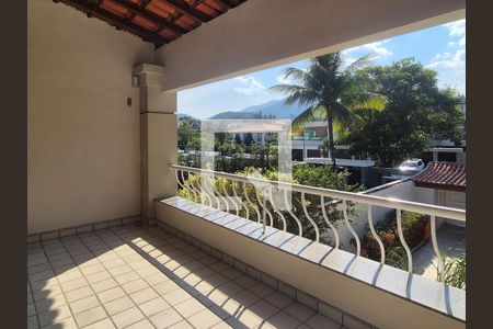 Casa de condomínio para alugar com 715m², 5 quartos e 4 vagas Casa de condomínio para alugar com 715m², 5 quartos e 4 vagasVaranda da Suite 2