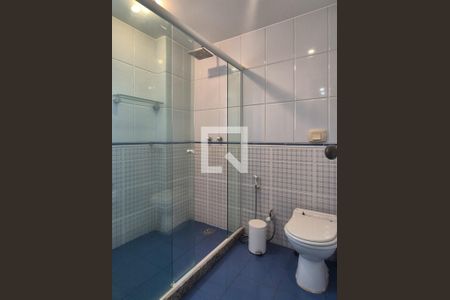 Casa de condomínio para alugar com 715m², 5 quartos e 4 vagas Casa de condomínio para alugar com 715m², 5 quartos e 4 vagasBanheiro social