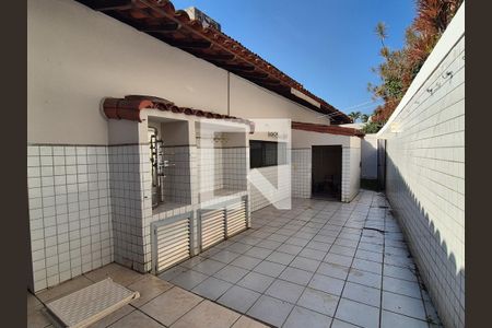 Casa de condomínio para alugar com 715m², 5 quartos e 4 vagas Casa de condomínio para alugar com 715m², 5 quartos e 4 vagasÁrea externa
