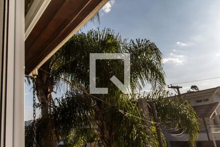 Casa de condomínio à venda com 300m², 4 quartos e 4 vagas Casa de condomínio à venda com 300m², 4 quartos e 4 vagasVista