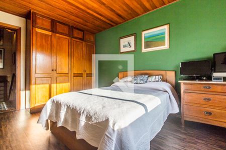 Casa de condomínio à venda com 300m², 4 quartos e 4 vagas Casa de condomínio à venda com 300m², 4 quartos e 4 vagasQuarto 4