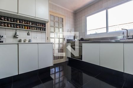 Casa de condomínio à venda com 300m², 4 quartos e 4 vagas Casa de condomínio à venda com 300m², 4 quartos e 4 vagasCozinha