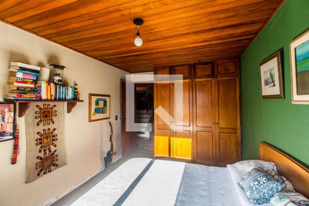 Casa de condomínio à venda com 300m², 4 quartos e 4 vagas Casa de condomínio à venda com 300m², 4 quartos e 4 vagasQuarto 4