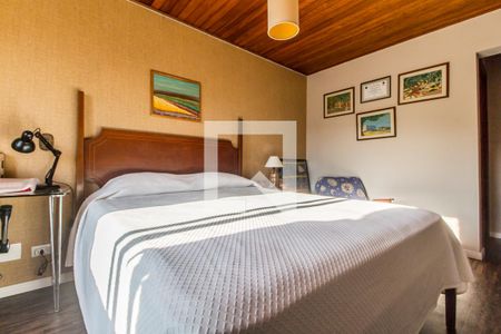 Casa de condomínio à venda com 300m², 4 quartos e 4 vagas Casa de condomínio à venda com 300m², 4 quartos e 4 vagasSuíte 2