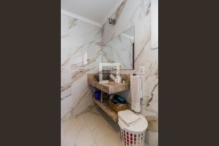 Casa de condomínio à venda com 300m², 4 quartos e 4 vagas Casa de condomínio à venda com 300m², 4 quartos e 4 vagasBanheiro da Suíte 2