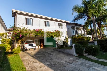 Casa de condomínio à venda com 300m², 4 quartos e 4 vagas Casa de condomínio à venda com 300m², 4 quartos e 4 vagasGaragem