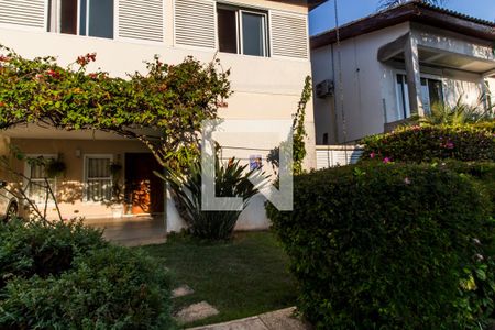 Casa de condomínio à venda com 300m², 4 quartos e 4 vagas Casa de condomínio à venda com 300m², 4 quartos e 4 vagasGaragem