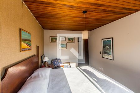 Casa de condomínio à venda com 300m², 4 quartos e 4 vagas Casa de condomínio à venda com 300m², 4 quartos e 4 vagasSuíte 2