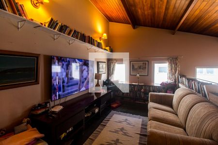 Casa de condomínio à venda com 300m², 4 quartos e 4 vagas Casa de condomínio à venda com 300m², 4 quartos e 4 vagasSala de TV