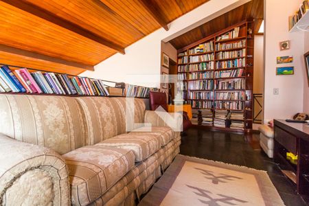 Casa de condomínio à venda com 300m², 4 quartos e 4 vagas Casa de condomínio à venda com 300m², 4 quartos e 4 vagasSala de TV