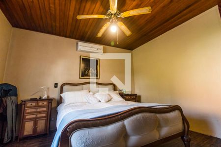 Casa de condomínio à venda com 300m², 4 quartos e 4 vagas Casa de condomínio à venda com 300m², 4 quartos e 4 vagasSuíte 1