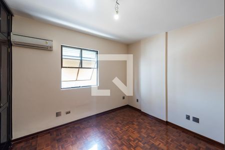 Suíte de apartamento para alugar com 3 quartos, 130m² em Gonzaga, Santos