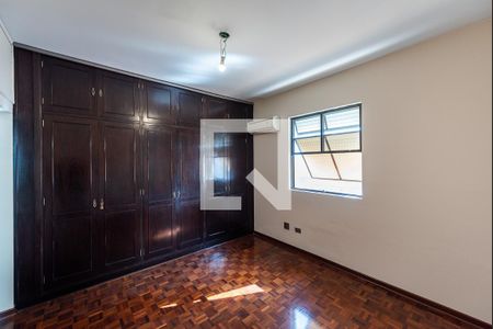 Apartamento para alugar com 130m², 3 quartos e 1 vaga Apartamento para alugar com 130m², 3 quartos e 1 vagaSuíte