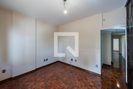 Apartamento para alugar com 130m², 3 quartos e 1 vaga Apartamento para alugar com 130m², 3 quartos e 1 vagaSuíte