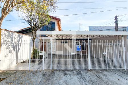 Casa para alugar com 155m², 3 quartos e 2 vagas Casa para alugar com 155m², 3 quartos e 2 vagasFachada