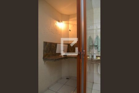 Casa para alugar com 145m², 2 quartos e sem vagaÁrea de serviço - Banheiro 