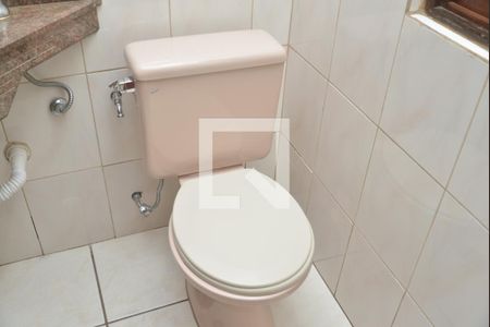 Casa para alugar com 145m², 2 quartos e sem vagaÁrea de serviço - Banheiro 