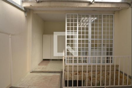 Casa para alugar com 145m², 2 quartos e sem vagaÁrea de serviço 