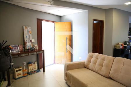 Sala de casa para alugar com 4 quartos, 261m² em Parque Anhanguera, Goiânia