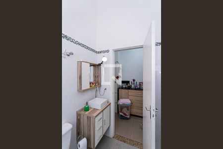 Casa à venda com 230m², 4 quartos e 2 vagasBanheiro suite