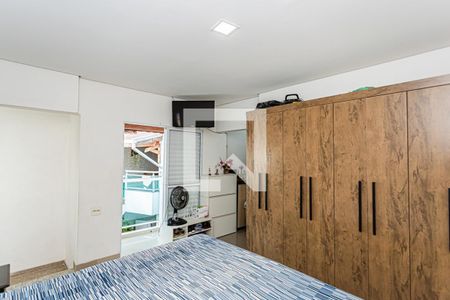 Casa à venda com 230m², 4 quartos e 2 vagasSuite