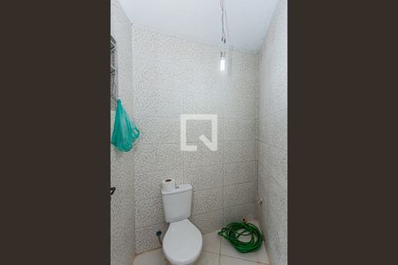 Casa à venda com 230m², 4 quartos e 2 vagasLavabo