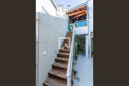 Casa à venda com 230m², 4 quartos e 2 vagasEscada