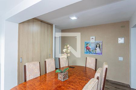 Casa à venda com 230m², 4 quartos e 2 vagasCopa