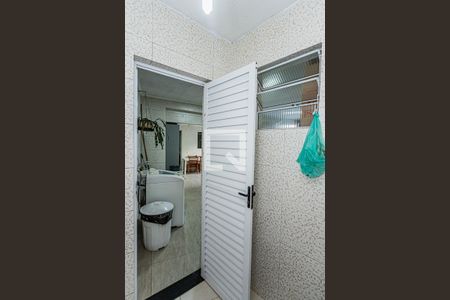 Casa à venda com 230m², 4 quartos e 2 vagasLavabo